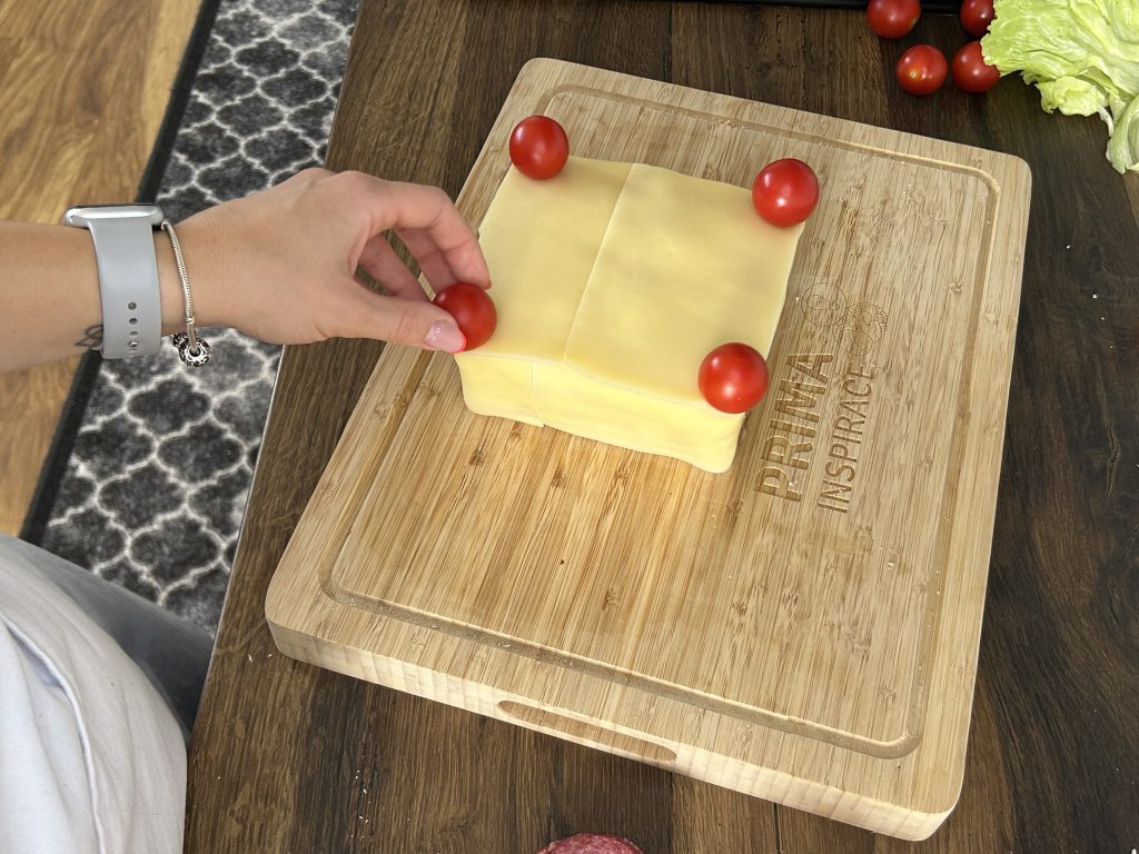 Slaný dort z toustového chleba