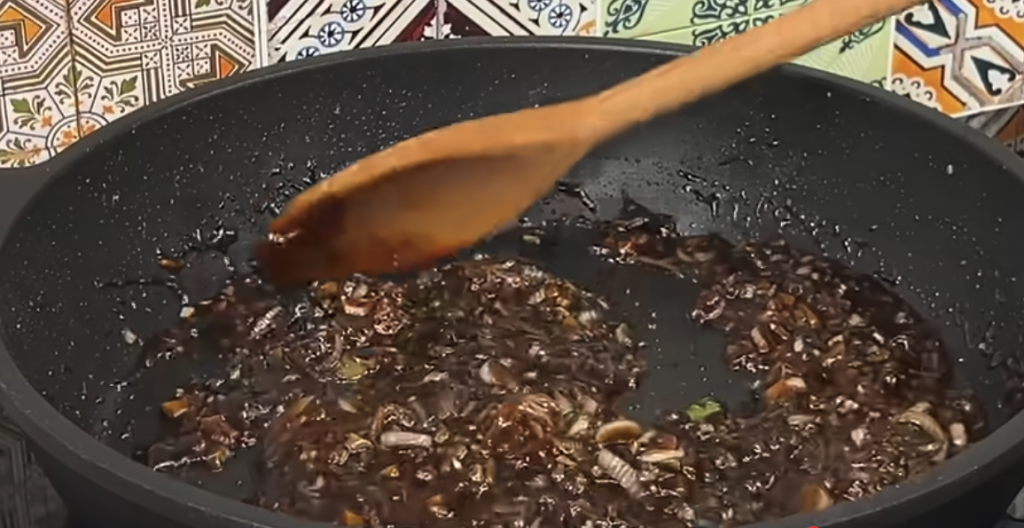 Krevety v aromatické česnekovo-zázvorové omáčce se sójovou a ústřicovou omáčkou