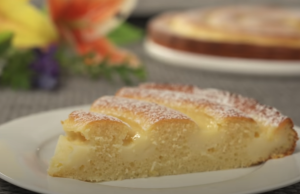 Voňavý citronový koláč se spirálou krému – nadýchaný, svěží a krásně šťavnatý