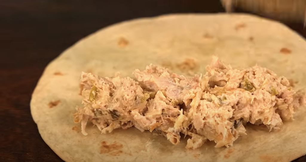 Wrapy s kuřecím masem, jalapeños, mozzarellou a rančovou omáčkou z horkovzdušné fritézy