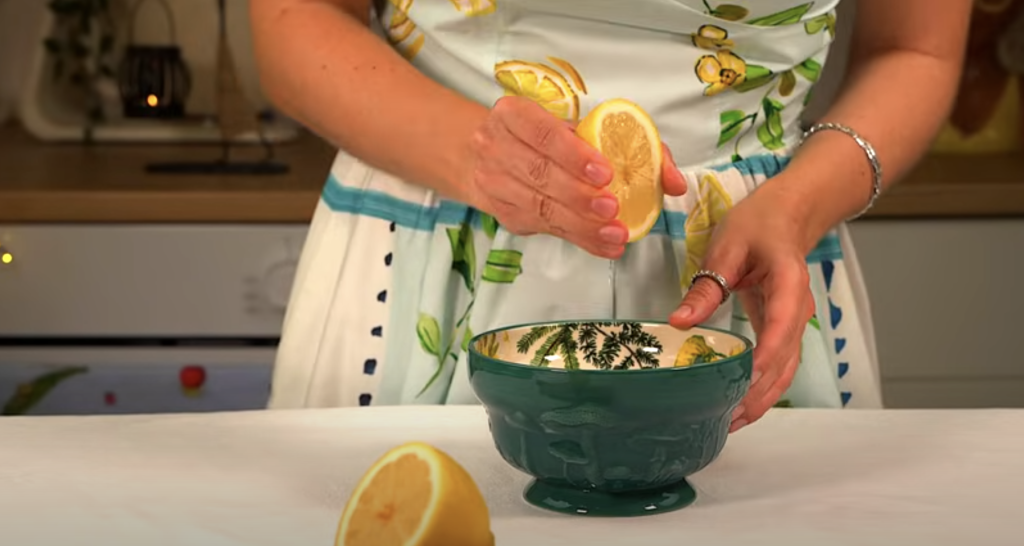 Wrapy s kuřecím masem, jalapeños, mozzarellou a rančovou omáčkou z horkovzdušné fritézy