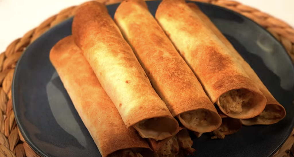 Wrapy s kuřecím masem, jalapeños, mozzarellou a rančovou omáčkou z horkovzdušné fritézy