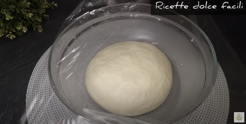 Domácí pizza XXL s tuňákem, mozzarellou a černými olivami