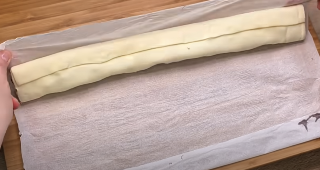 Křupavé listové trojúhelníčky s Nutellou a lískovými ořechy – snadná a bleskurychlá příprava