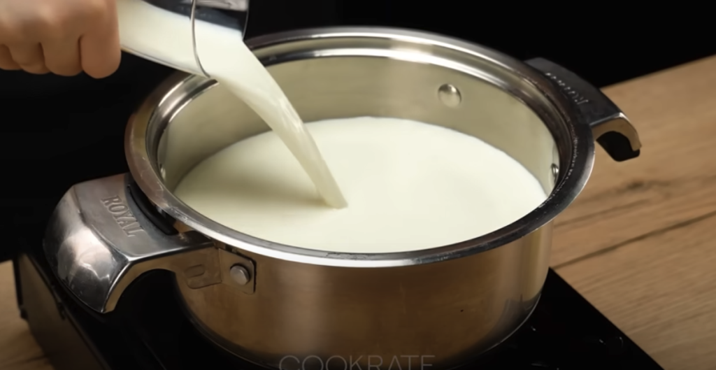 Nepečený piškotový dort s jemným tvarohovým krémem 