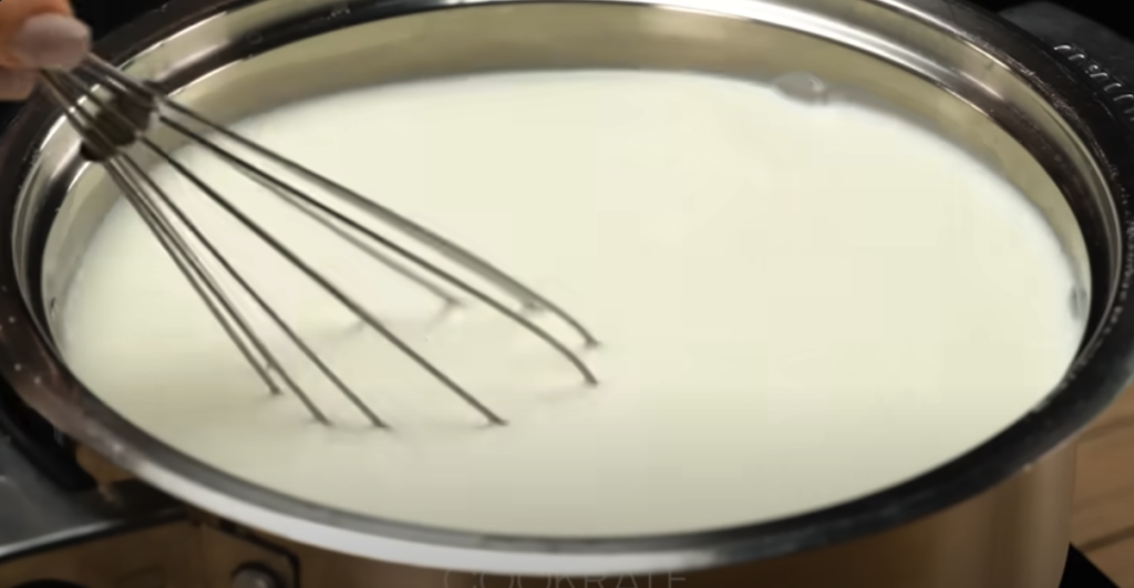 Nepečený piškotový dort s jemným tvarohovým krémem 