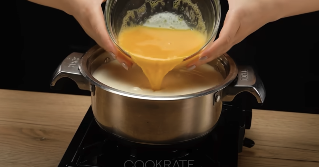 Nepečený piškotový dort s jemným tvarohovým krémem 