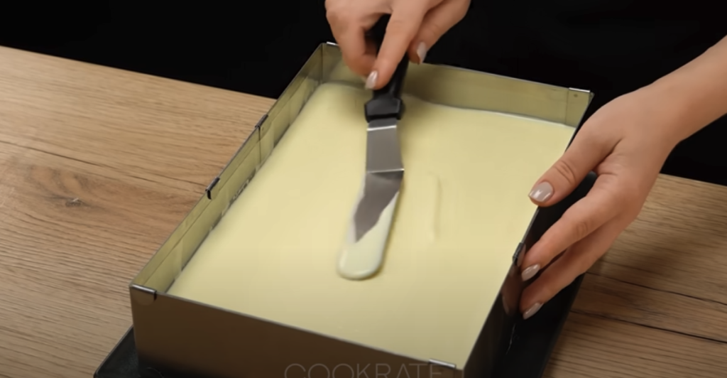 Nepečený piškotový dort s jemným tvarohovým krémem 