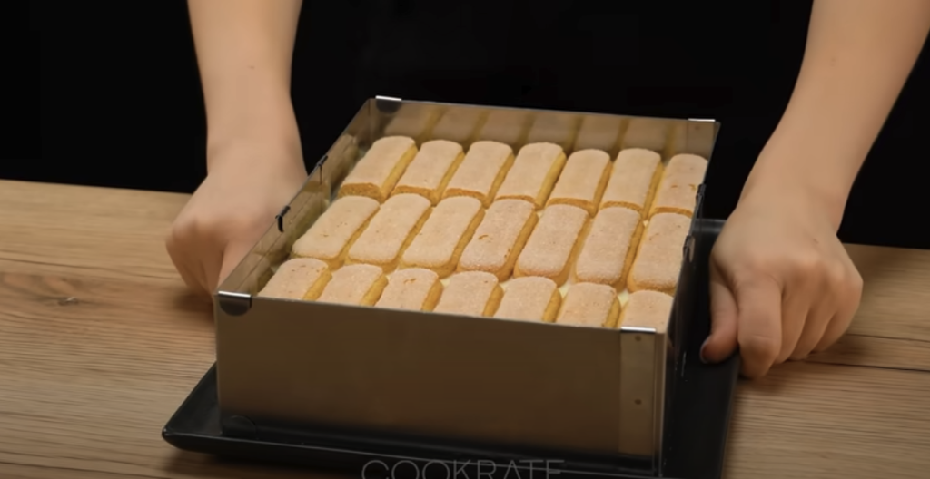 Nepečený piškotový dort s jemným tvarohovým krémem 