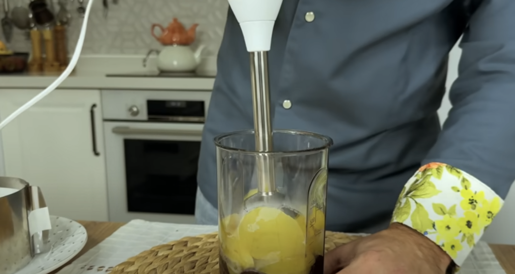 Bezlepkový čokoládovo-jablečný mousse bez cukru – pouze 2 ingredience