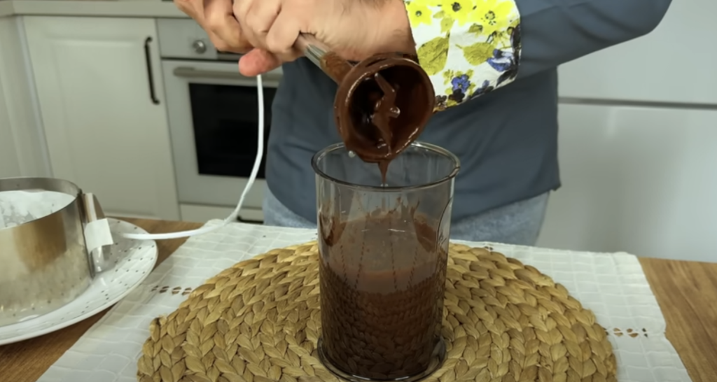 Bezlepkový čokoládovo-jablečný mousse bez cukru – pouze 2 ingredience