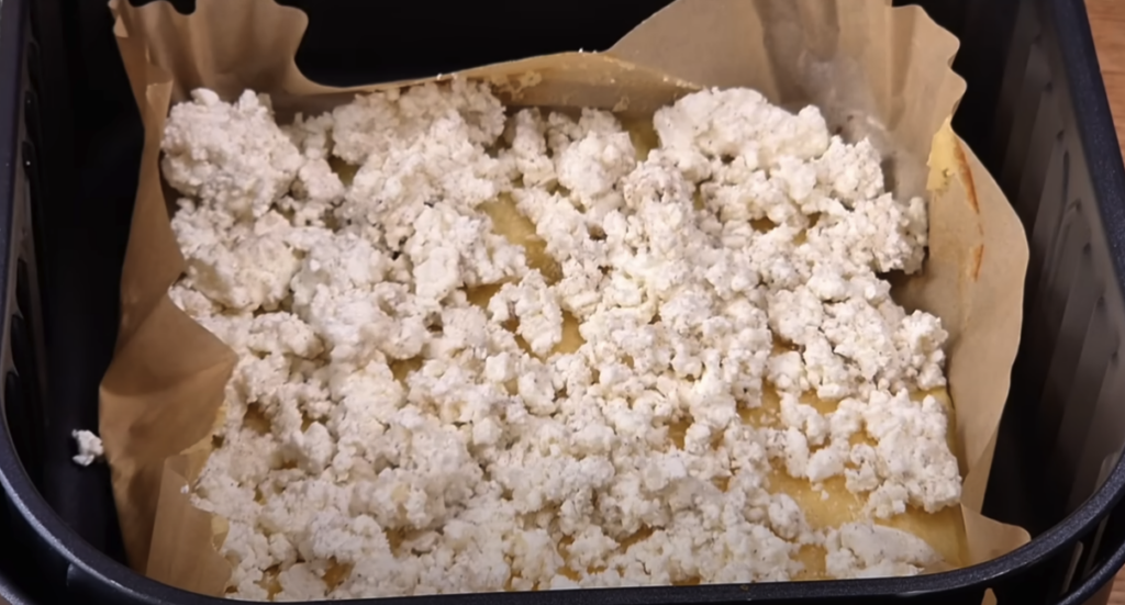 Třešňový koláč s tvarohovou náplní z horkovzdušné fritézy – dokonalý dezert pro letní dny