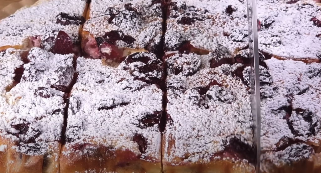 Třešňový koláč s tvarohovou náplní z horkovzdušné fritézy – dokonalý dezert pro letní dny