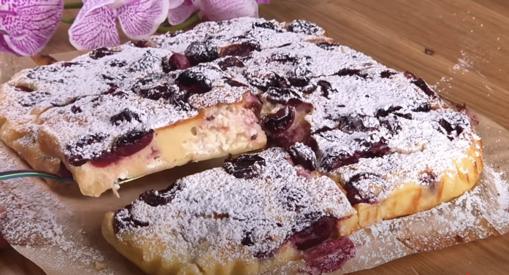 Třešňový koláč s tvarohovou náplní z horkovzdušné fritézy – dokonalý dezert pro letní dny