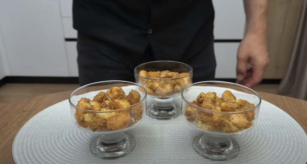 Osvěžující banánovo-citrusové tiramisu ve skleničkách s kondenzovaným mlékem – bez pečení