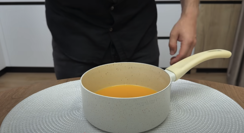 Osvěžující banánovo-citrusové tiramisu ve skleničkách s kondenzovaným mlékem – bez pečení