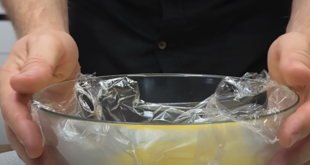 Osvěžující banánovo-citrusové tiramisu ve skleničkách s kondenzovaným mlékem – bez pečení