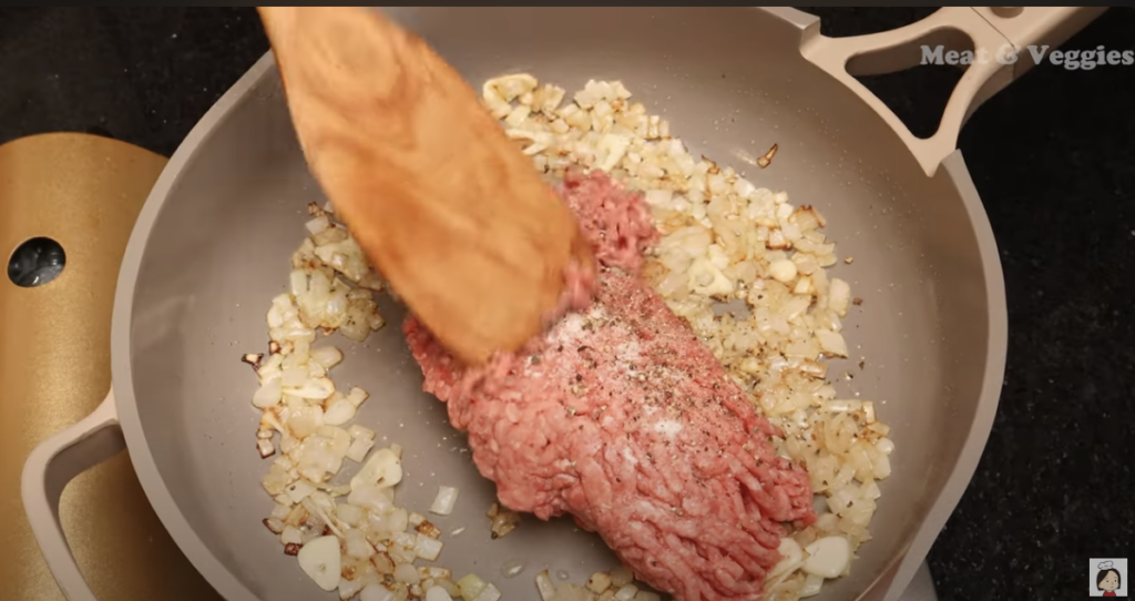 Italské penne s mletým hovězím masem a smetanovo-rajčatovou omáčkou – rychlé, krémové a plné chutí