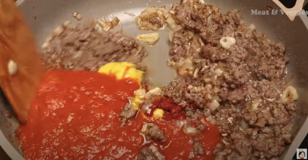 Italské penne s mletým hovězím masem a smetanovo-rajčatovou omáčkou – rychlé, krémové a plné chutí