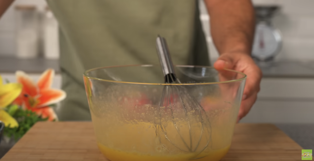 Švýcarský jablečný koláč se spirálou vanilkového krému – ideální k podzimnímu odpoledni