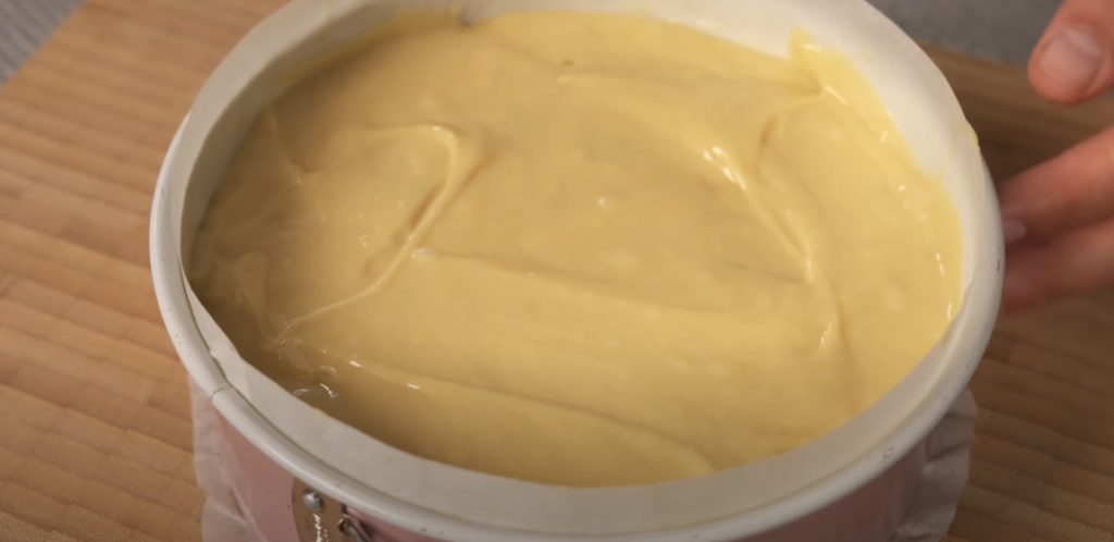 Švýcarský jablečný koláč se spirálou vanilkového krému – ideální k podzimnímu odpoledni