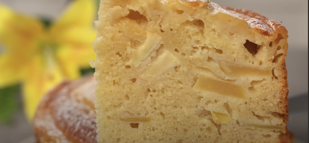 Švýcarský jablečný koláč se spirálou vanilkového krému – ideální k podzimnímu odpoledni