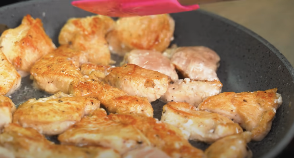 Kuřecí kousky v medovo-sezamové omáčce s vůní Orientu