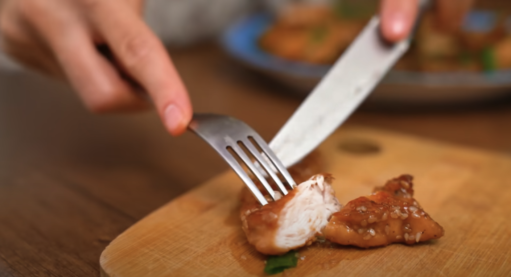 Kuřecí kousky v medovo-sezamové omáčce s vůní Orientu