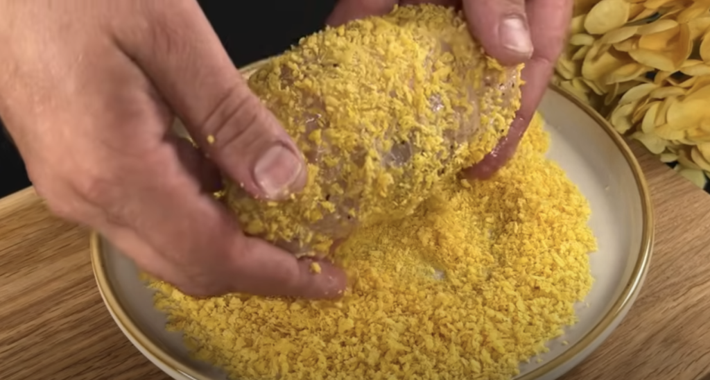 Kuřecí rolky v panko strouhance plněné zeleninou, šunkou a mozzarellou s koprovým dipem