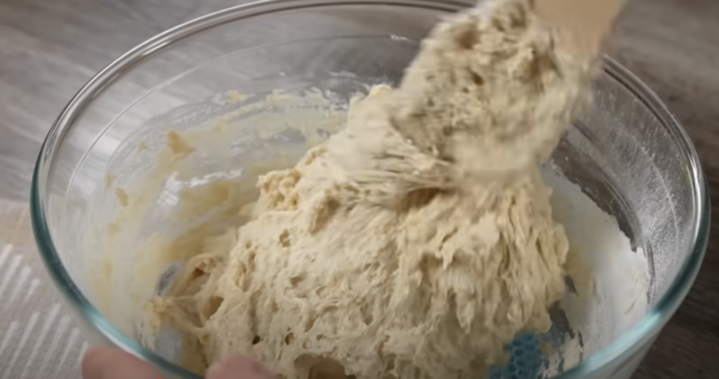 Nadýchaný máslový chléb z rolovaného těsta jako z pekárny