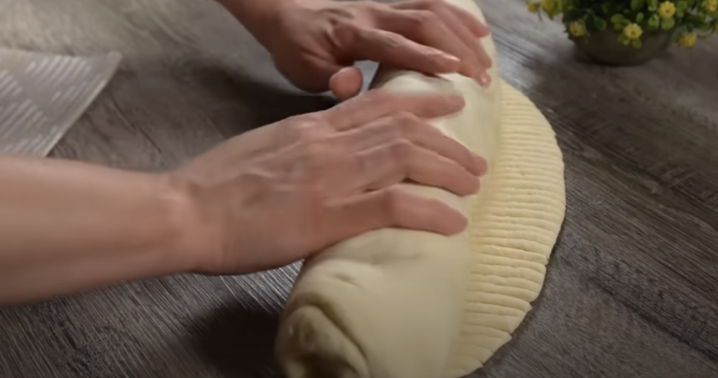 Nadýchaný máslový chléb z rolovaného těsta jako z pekárny