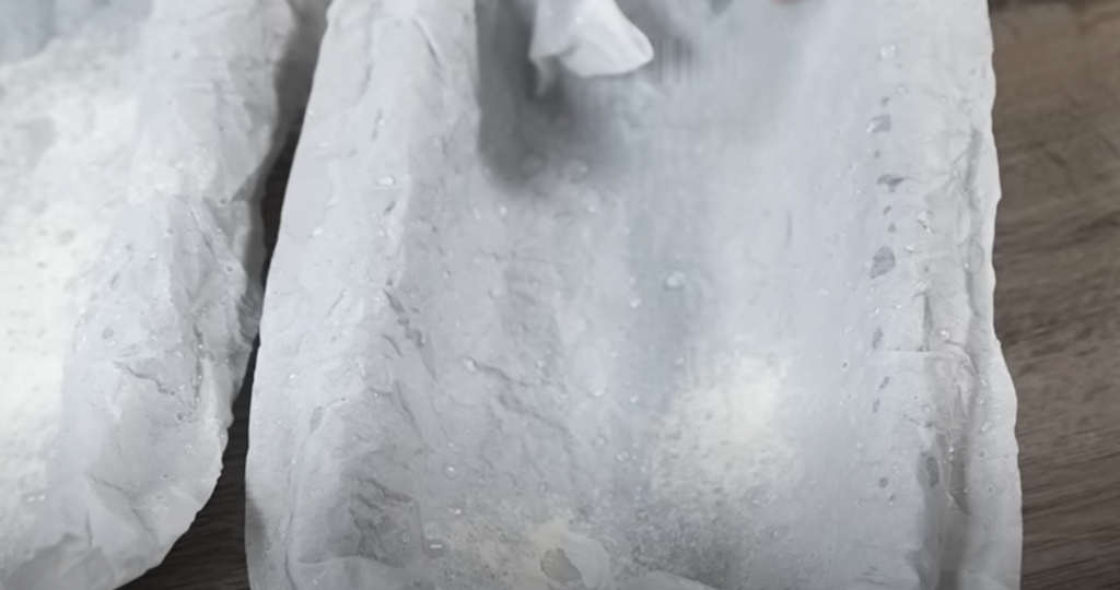 Nadýchaný máslový chléb z rolovaného těsta jako z pekárny