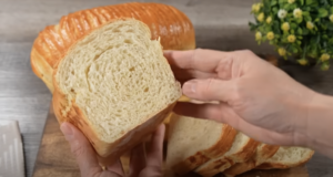 Nadýchaný máslový chléb z rolovaného těsta jako z pekárny