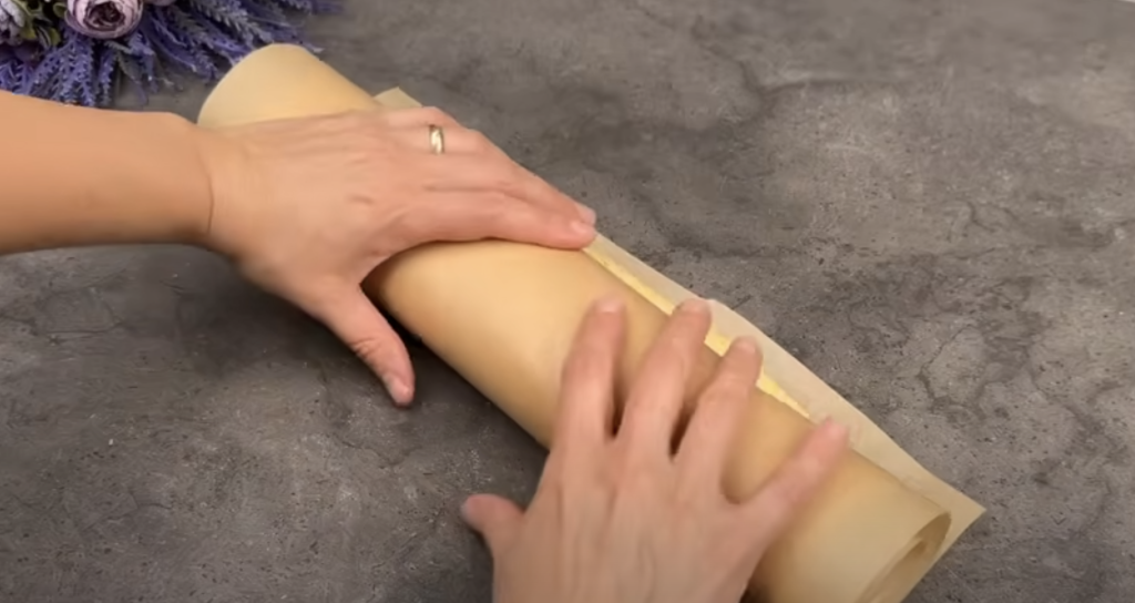 Piškotová roláda se smetanovým citronovo-ricottovým krémem a bílou čokoládou