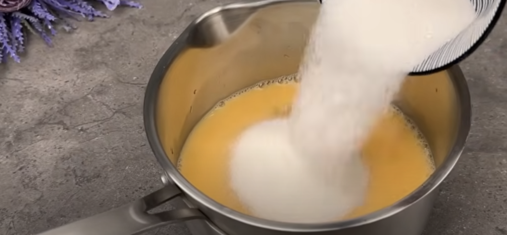 Piškotová roláda se smetanovým citronovo-ricottovým krémem a bílou čokoládou