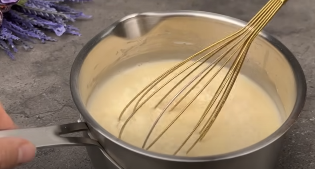 Piškotová roláda se smetanovým citronovo-ricottovým krémem a bílou čokoládou