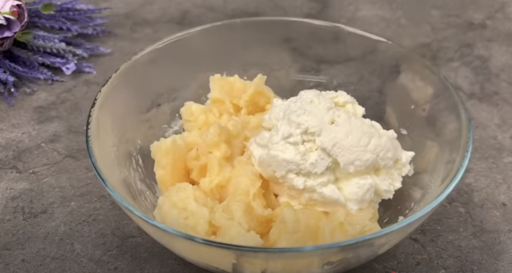 Piškotová roláda se smetanovým citronovo-ricottovým krémem a bílou čokoládou