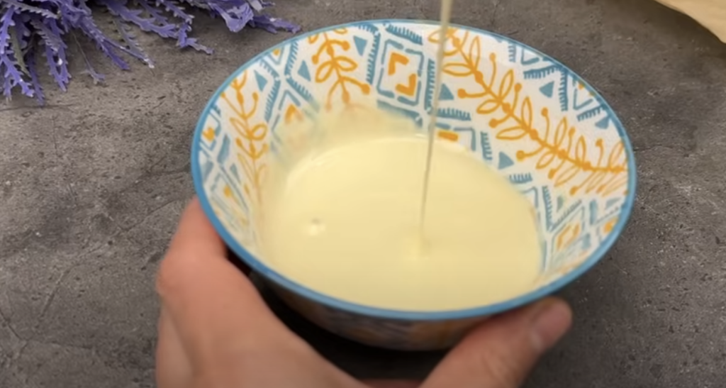 Piškotová roláda se smetanovým citronovo-ricottovým krémem a bílou čokoládou