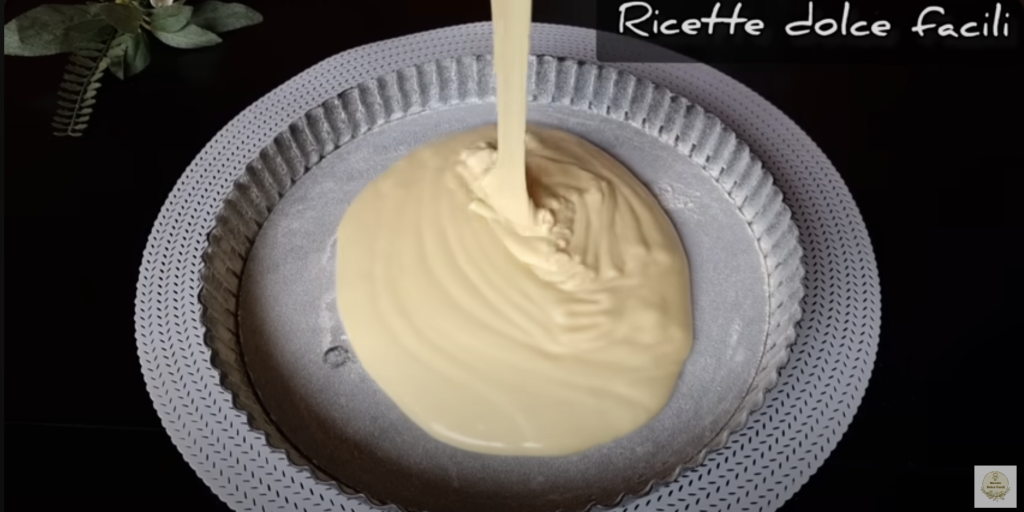 Jemný jogurtový koláč s meruňkovým džemem a mandlovými lupínky