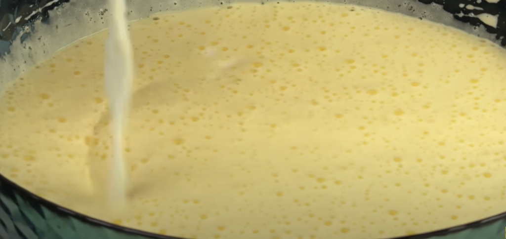 Babiččin koláč s karamelizovanými jablky a vůní vanilky