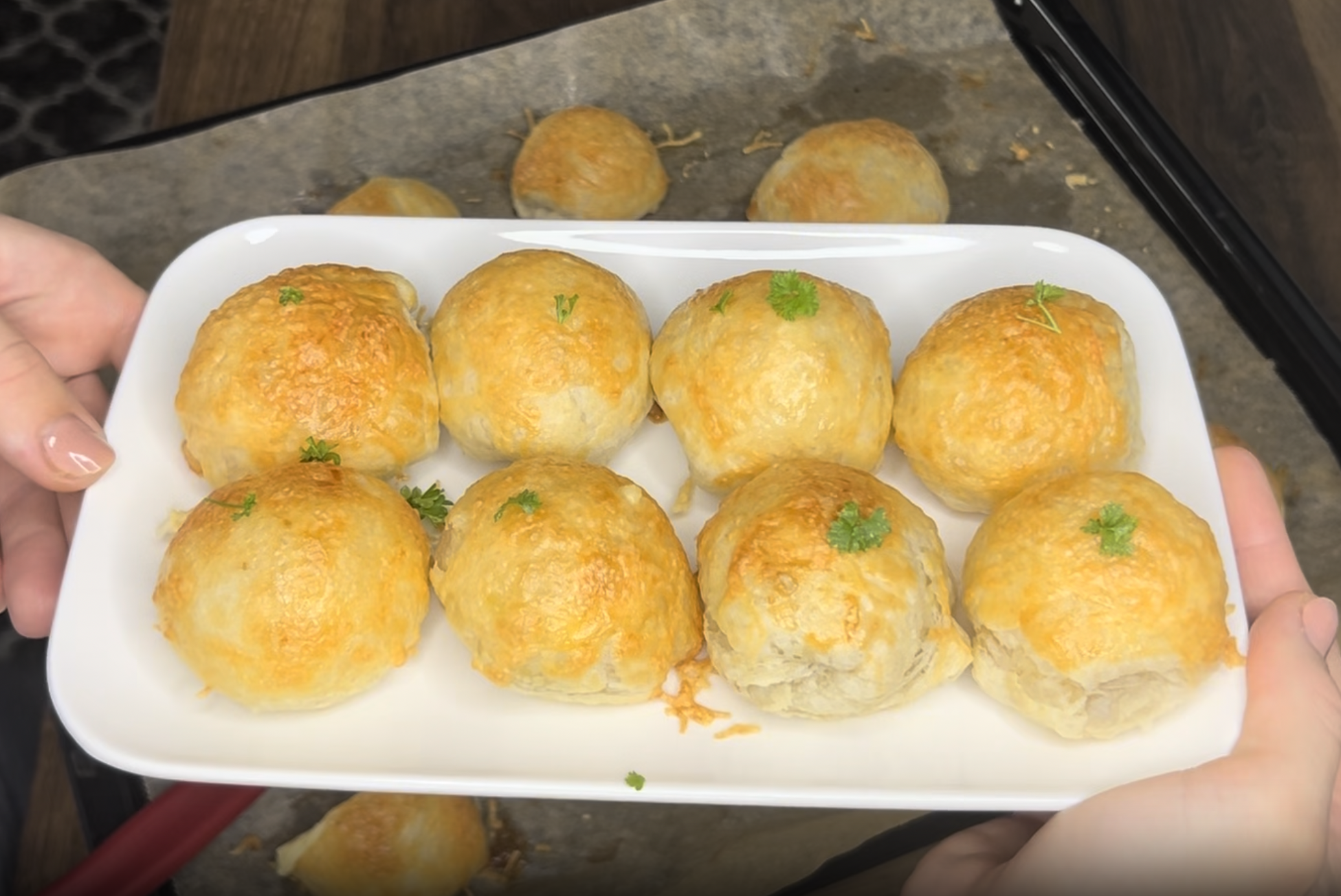 Špenátovo-sýrové pohoštění z listového těsta připravené během chvilky