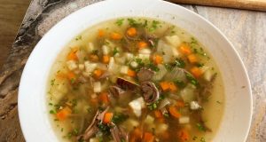 Tradiční husí polévka s játrovými knedlíčky – poctivý recept