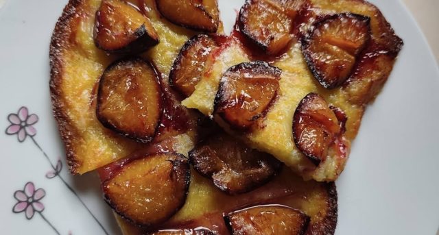 Bramboráky se švestkami.