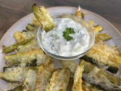 Vezměte si cuketu a vyzkoušejte recept na cuketové hranolky s jogurtovým dipem
