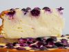 Lehký tvarohový cheesecake s bobulemi a jemnou smetanovou příchutí