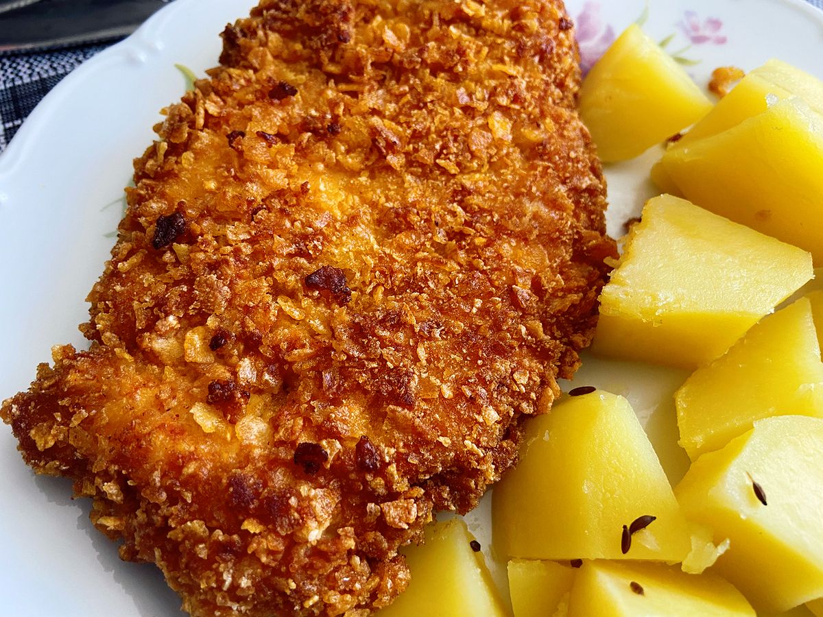 Křupavé kuřecí řízky v kukuřičných lupíncích