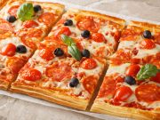 Párty pizza z listového těsta.