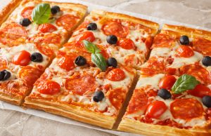Párty pizza z listového těsta.