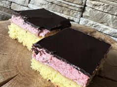 Řezy MROŽ s jahodovým krémem a čokoládovou polevou – nadýchaný moučník ke kávě