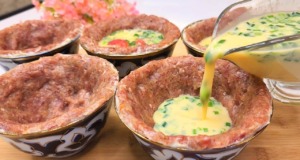 Masové košíčky se sýrem, rajčaty a vaječnou směsí – originální recept do trouby Masové košíčky se sýrem, rajčaty a vaječnou směsí – originální recept do trouby